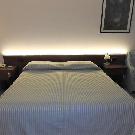 Albergo Centrale Trebaseleghe Eksteriør billede