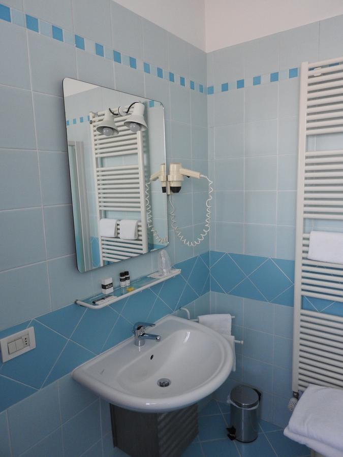 Albergo Centrale Trebaseleghe Eksteriør billede